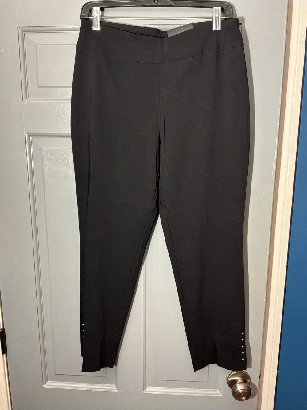 Roz & Ali Black Straight Leg Ankle Pants